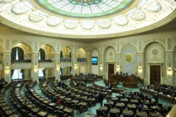 PROIECT DE LEGE: incompatibili, acoperiţi de lege